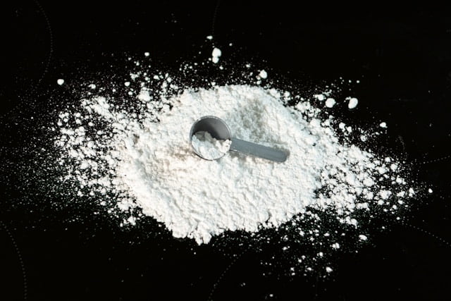 a pile of powdered white powder